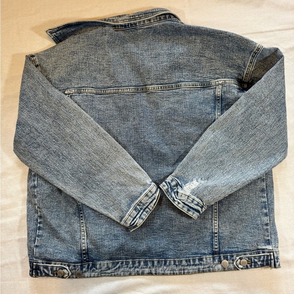 Kittenish Like-New, Never Worn Light Blue Distressed Oversized Denim Jean Jacket - Picture 8 of 8
